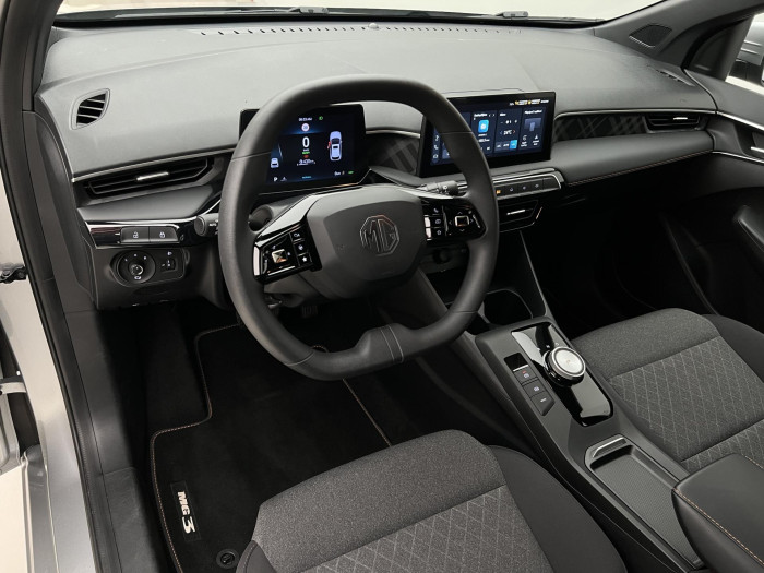 MG MG3 1.5 EMOTION Hybrid+ AUT CZ