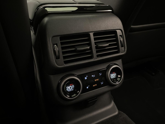 Land Rover Range Rover Velar REZERVACE!