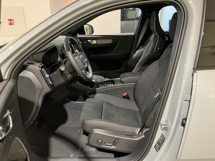Volvo XC40 B3 AUT DARK PLUS 2.0 Plus