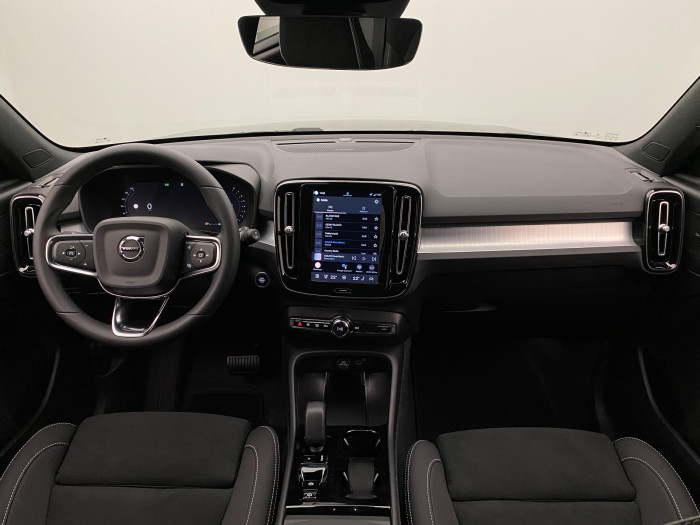 Volvo XC40 B4 AUT PLUS BLACK EDITION