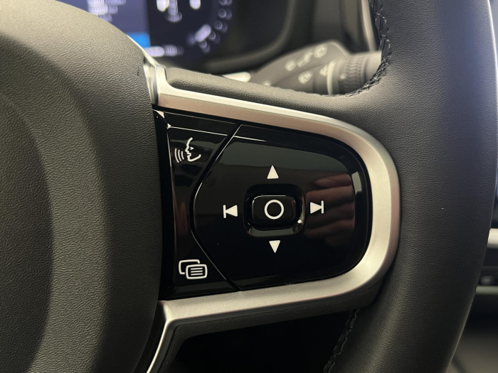 Volvo V60 B4 PLUS DARK AUT 1.maj.