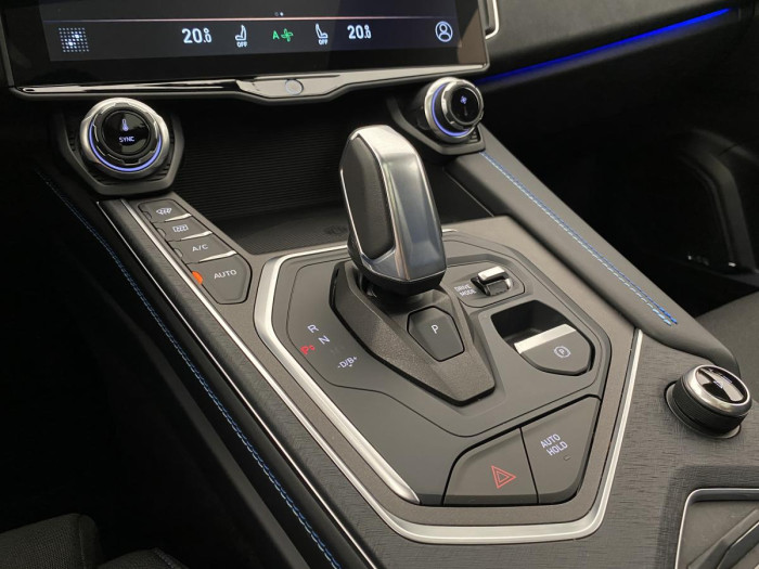 Lynk & Co 01 PHEV DCT AUT REZERVACE