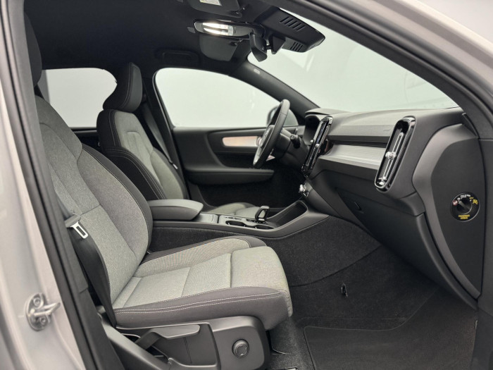 Volvo XC40 B4 PLUS DARK AUT 1. maj
