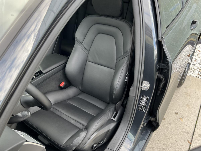 Volvo V60 D4 R-DESIGN NAVIGACE 1.maj. 2.0 d