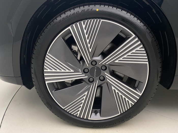 Lynk & Co 08 MORE PHEV