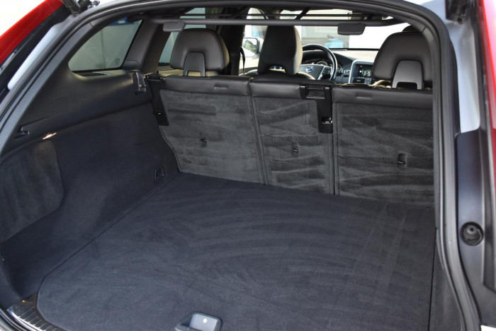 Volvo XC60 D4 AWD SUMMUM REZERVACE 2.4 d Summum