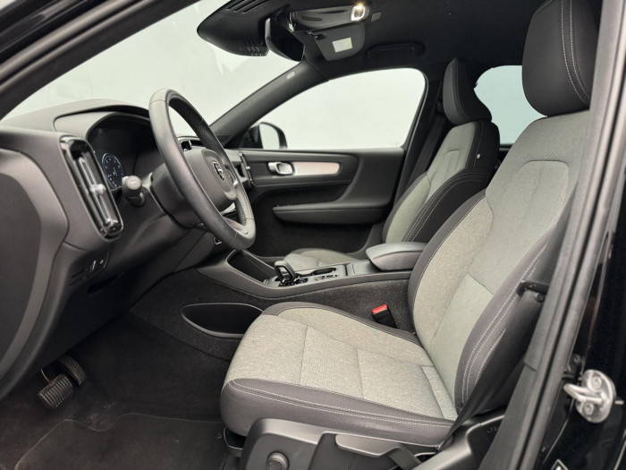 Volvo XC40 T2 MOMENTUM PRO AUT CZ 1. maj 1.5 Momentum