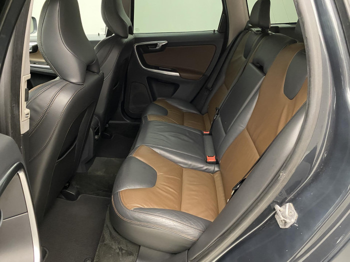 Volvo XC60 D5 AWD SUMMUM AUT CZ 2.4 d Summum