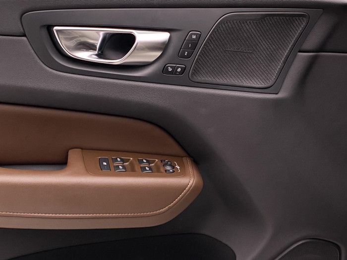 Volvo XC60 B5 AWD INSCRIPTION AUT CZ