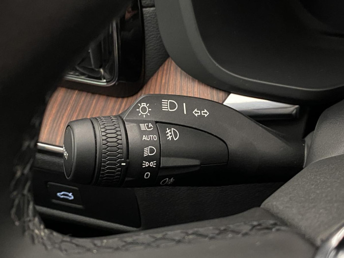 Volvo XC60 B5 AWD ULTIMATE DARK AUT CZ