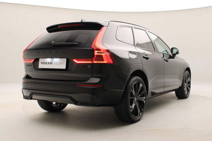 Volvo XC60 B5 AWD ULTIMATE BE REZERVACE