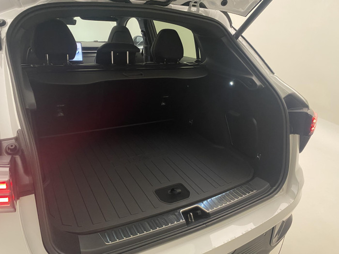 Lynk & Co 01 01 MORE PHEV