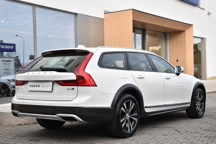 Volvo V90 CC D4 AWD ADVANCED REZERVACE 2.0 d CC CC