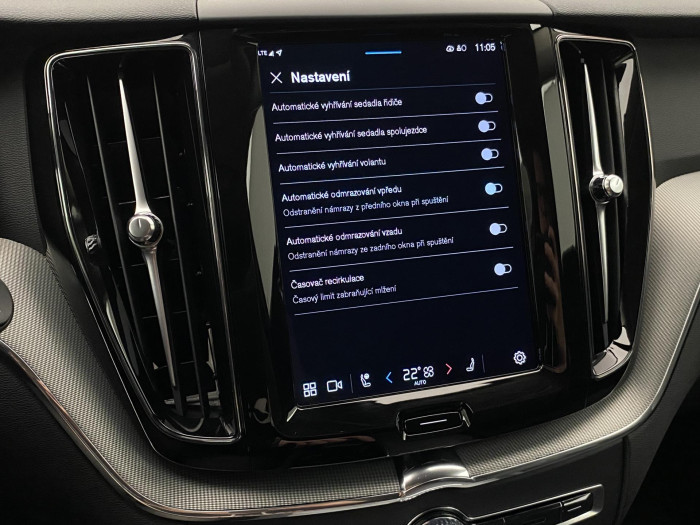 Volvo XC60 B5 AWD DARK PLUS REZERVACE