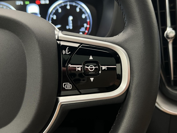 Volvo XC60 T5 AWD INSCRIPTION AUT CZ