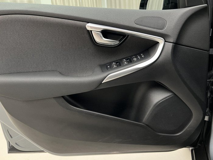 Volvo V40 CC D3 MOMENTUM 2.0 d CC CC Momentum