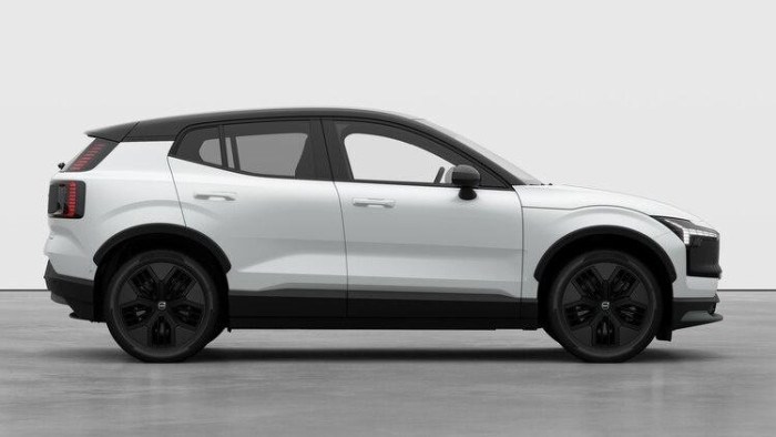 Volvo EX30 CC PURE ELECTRIC TWIN MOTOR CC CC
