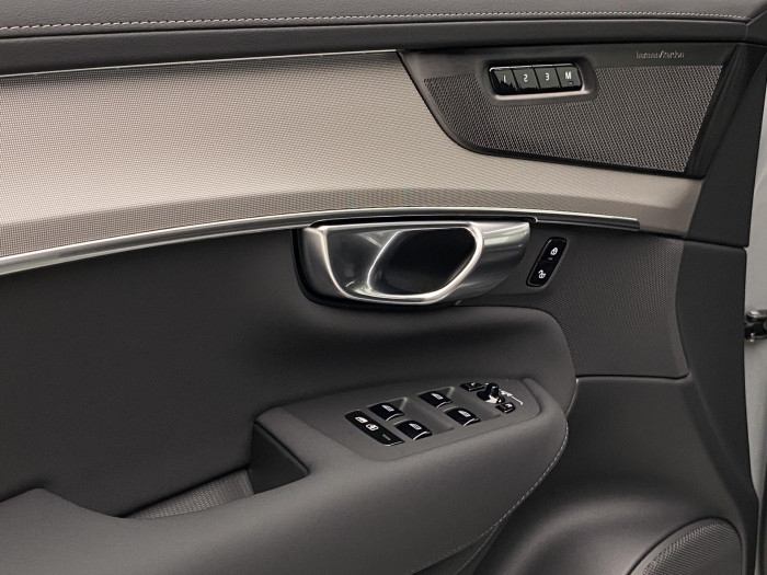 Volvo XC90 B5 AWD BLACK EDITION PLUS 7