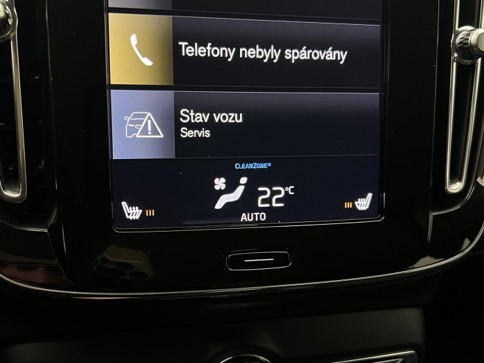 Volvo XC40 D4 AWD MOMENTUM PRO AUT CZ 2.0 d Momentum