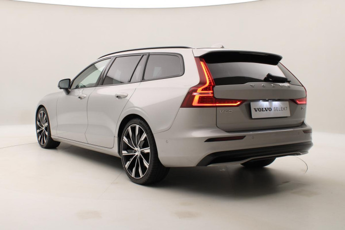 Volvo V60 B4 ULTIMATE DARK AUT REZERVACE