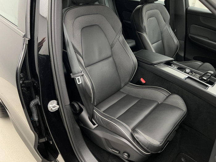 Volvo XC60 B5 AWD R-DESIGN AUT