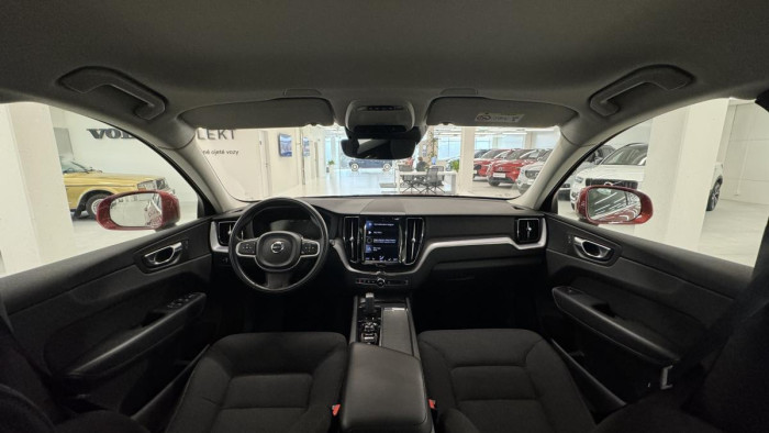 Volvo XC60 B4 AWD MOMENTUM AUT 2.0 Momentum