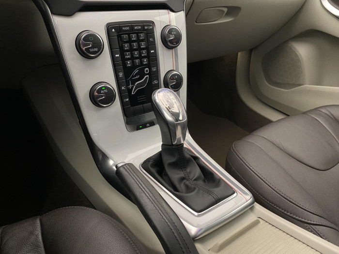 Volvo V40 D3 SUMMUM AUT 2.0 d Summum