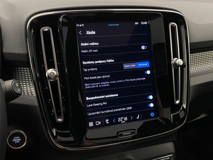Volvo XC40 B4 ULTIMATE DARK AUT CZ