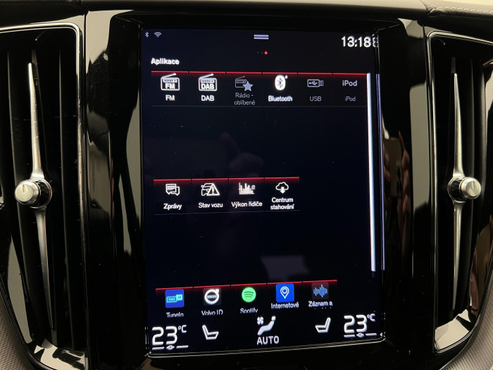 Volvo XC60 B5 AWD R-DESIGN AUT