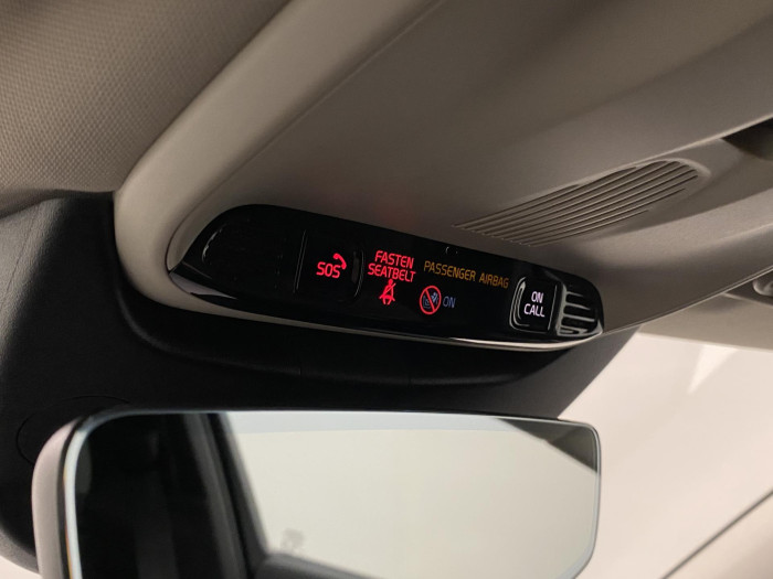 Volvo V90 CC B4 AWD MOMENTUM  REZERVACE 2.0 CC CC Momentum