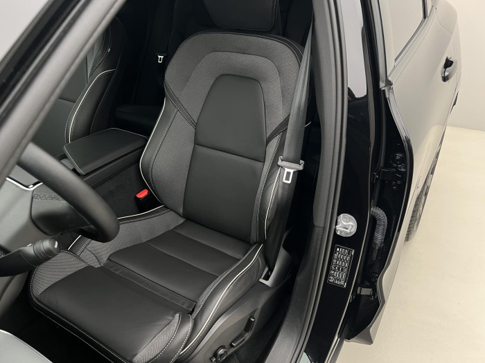 Volvo XC60 B5 AWD BLACK EDITION AUT CZ 2.0 Edition