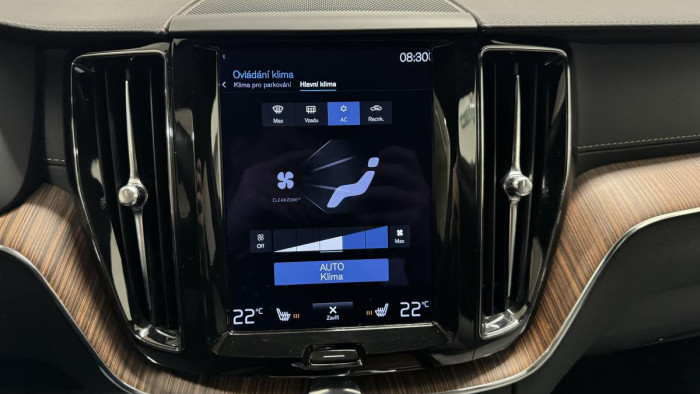 Volvo XC60 B6 AWD INSCRIPTION REZERVACE