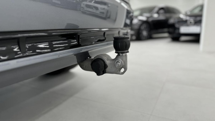 Volvo XC90 T6 AWD R-DESIGN AUT REZERVACE