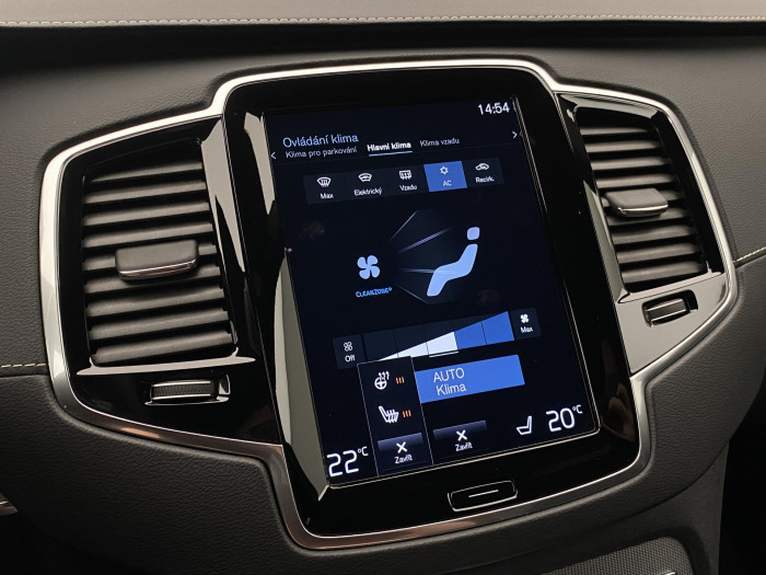 Volvo XC90 B6 AWD R-DESIGN REZERVACE