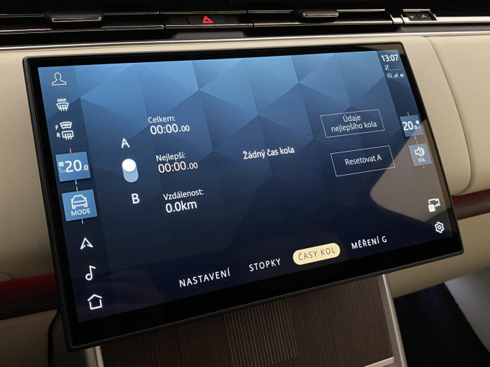 Land Rover Range Rover P550e AUTOBIOGRAPHY SWB