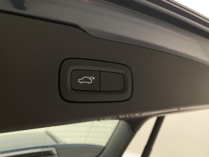 Volvo V60 D4 R-DESIGN AUT REZERVACE 2.0 d
