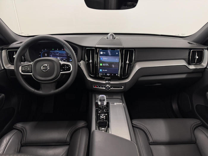 Volvo XC60 B5 AWD ULTIMATE REZERVACE