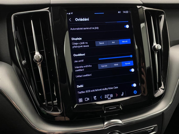 Volvo XC60 B4 MOMENTUM AUT REZERVACE 2.0 Momentum