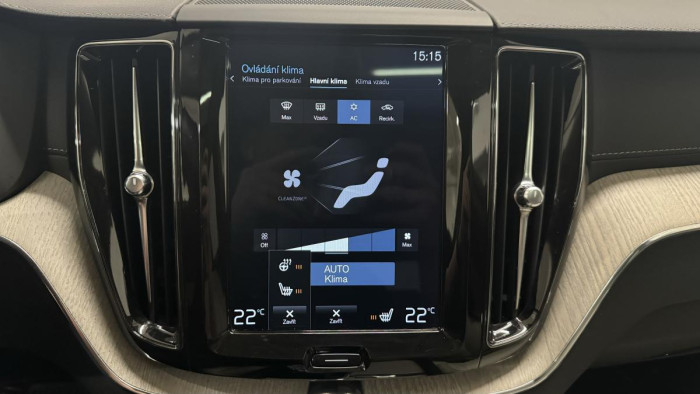 Volvo XC60 B5 AWD INSCRIPTION REZERVACE