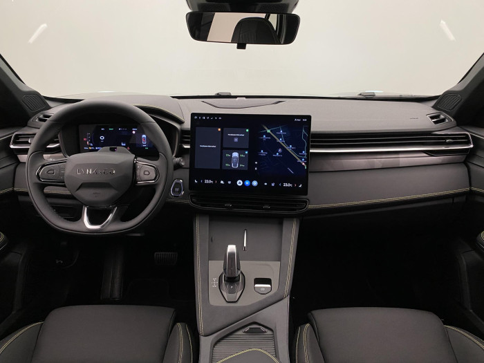 Lynk & Co 01 01 CORE PHEV