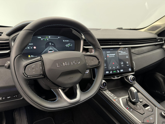 Lynk & Co 01 PHEV DCT AUT 1.maj