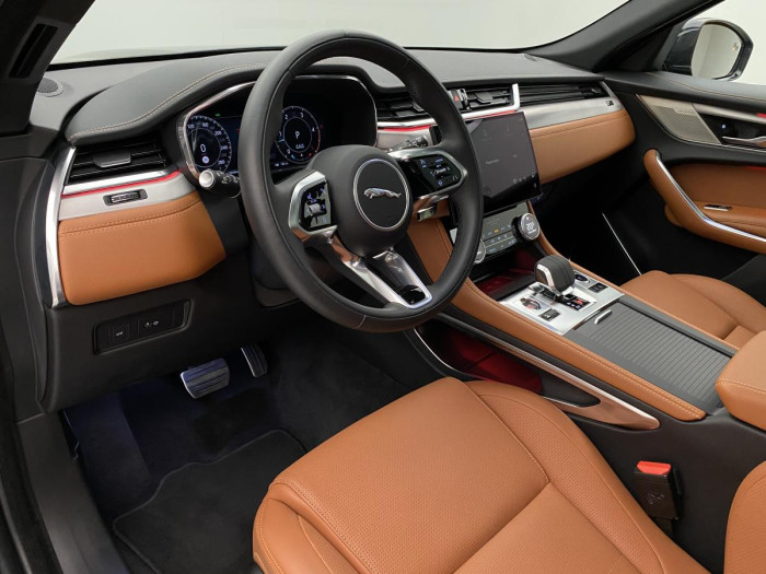 Jaguar F-Pace D300 R-DYNAMIC SE REZERVACE 3.0 d Dynamic SE