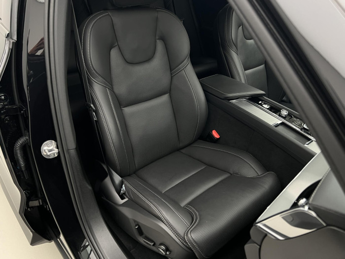 Volvo XC60 B5 AWD BLACK EDITION AUT 1.maj 2.0 Edition