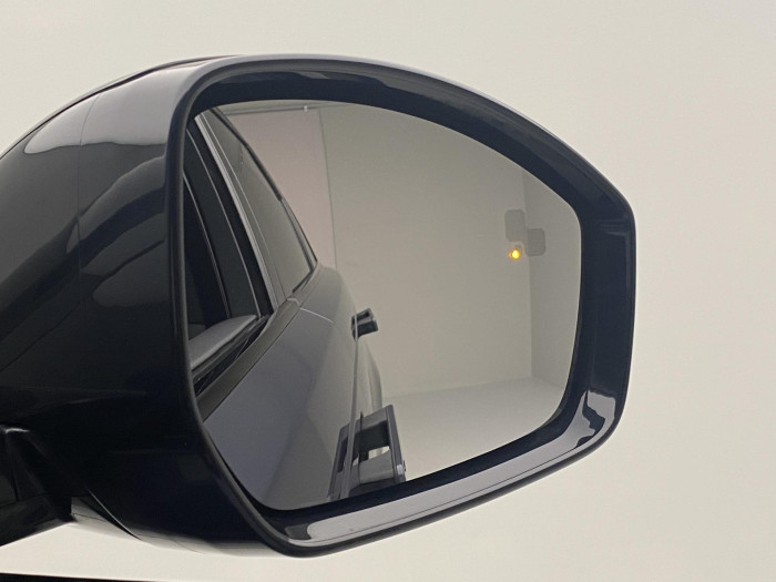 Land Rover Range Rover Velar D300 DYNAMIC SE AWD REZERVACE 3.0 d Dynamic SE