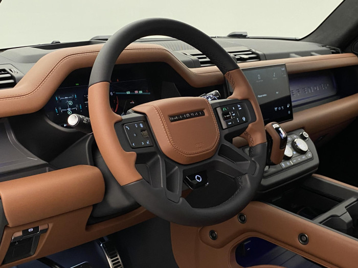 Land Rover Defender P635 OCTA AWD AUT