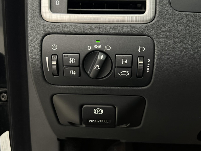 Volvo V70 D5 MOMENTUM AUT 2.4 d Momentum