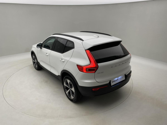 Volvo XC40 B4 PLUS DARK AUT REZERVACE