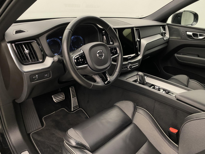 Volvo XC60 B5 AWD R-DESIGN AUT