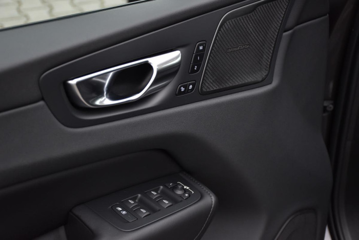 Volvo XC60 B4 AWD DARK PLUS REZERVACE 2.0 Plus