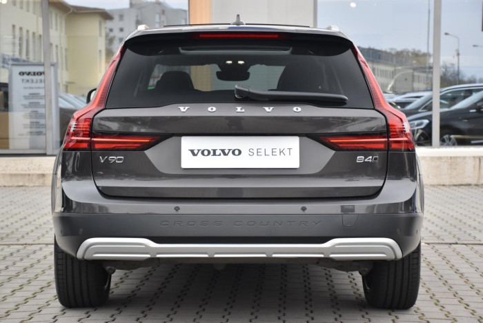 Volvo V90 CC B4 AWD ULTIMATE REZERVACE 2.0 CC CC